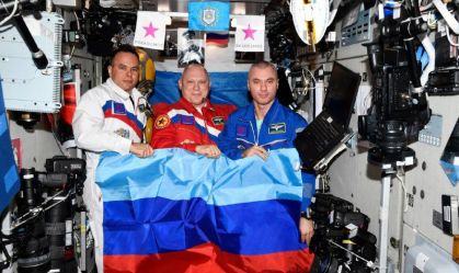 Cosmonautas russos comemoram, do espaço, a captura da região de Luhansk, na Ucrânia