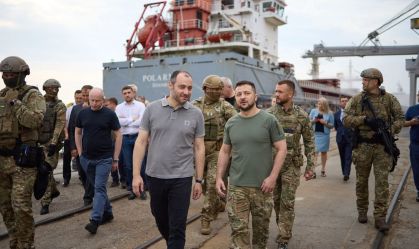 Zelensky se reúne com embaixadores do G7 para discutir exportação de grãos