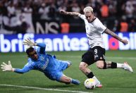 Após empate do Palmeiras, Corinthians encosta na liderança do Brasileirão