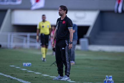 Maurício Souza, técnico do Vasco durante partida contra o Vila Nova-GO no estádio Serra Dourada pelo campeonato Brasileiro B 2022. 23/07/2022