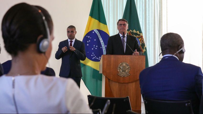 O então presidente Jair Bolsonaro em encontro com chefes de missão diplomática, em Brasília / Clauber Cleber Caetano/PR