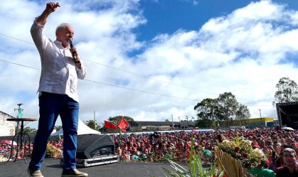 Governador, prefeito e pré-candidato do PSB são vaiados em ato de pré-campanha de Lula em Pernambuco