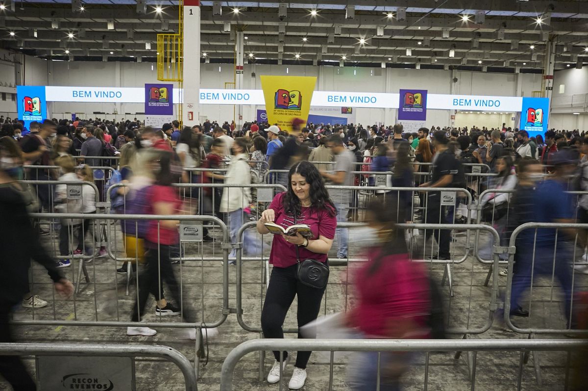 De feira de praça a megaprodução: como surgiu a Bienal do Livro? Conheça a história por trás do evento