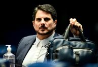 Chamado de “traidor”, senador Marcos do Val anuncia saída da política: “Não merecem meu esforço”
