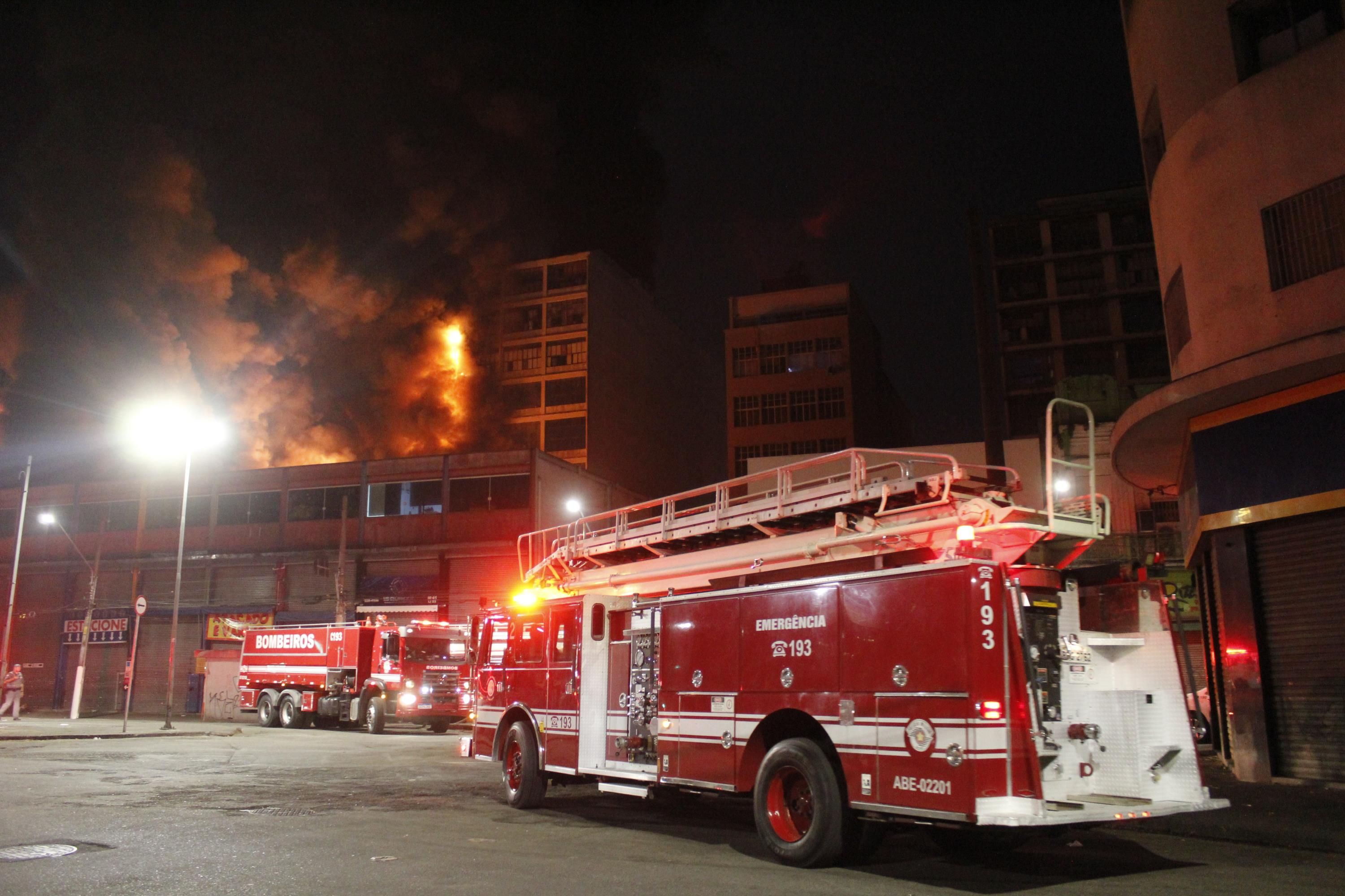 INCÊNDIO EM EDIFÍCIO CENTRO