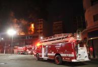 Incêndio em prédios comerciais na região da 25 de Março é controlado em SP