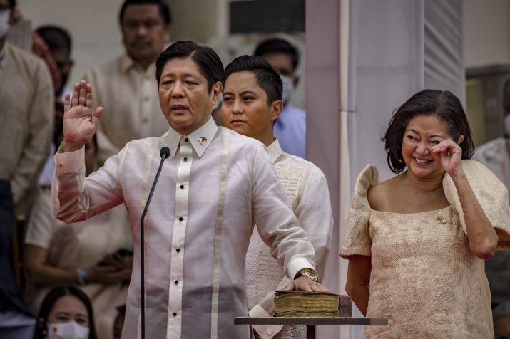Ferdinand "Bongbong" Marcos Jr. presta juramento como novo presidente das Filipinas em 30 de junho de 2022 / Ezra Acayan/Getty Images