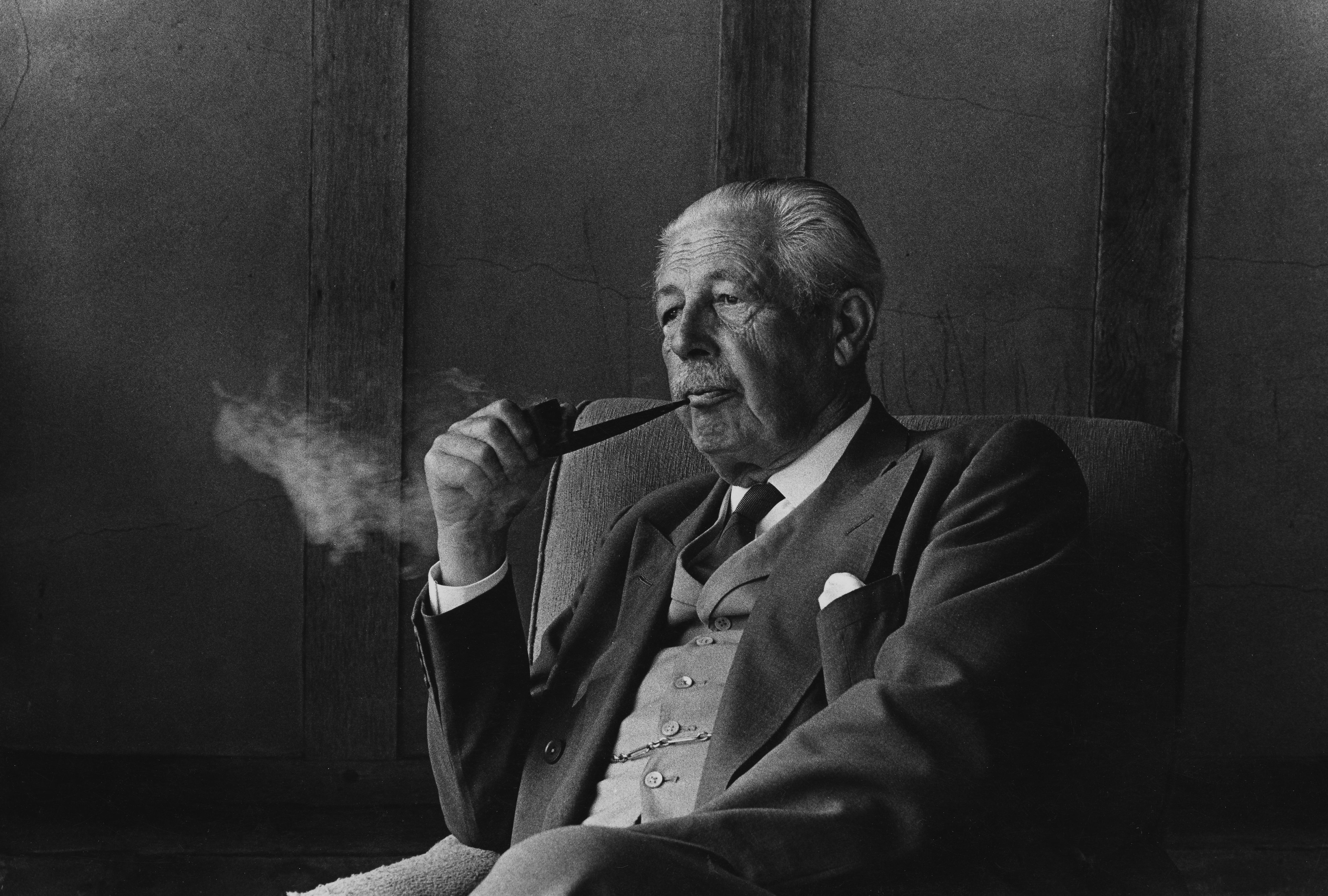 Harold Macmillan, primeiro-ministro britânico entre 1957 e 1963 / Photo by Jeremy Grayson/Radio Times/Getty Images