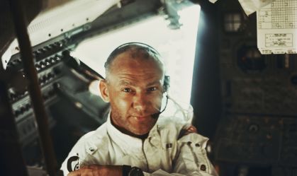 Piloto do Módulo Lunar Edwin 'Buzz' Aldrin no módulo lunar (LM) durante a missão de pouso lunar Apollo 11 da NASA, 20 de julho de 1969. A fotografia foi tirada pelo comandante Neil Armstrong.