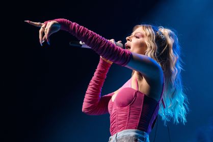 Cantora Luísa Sonza