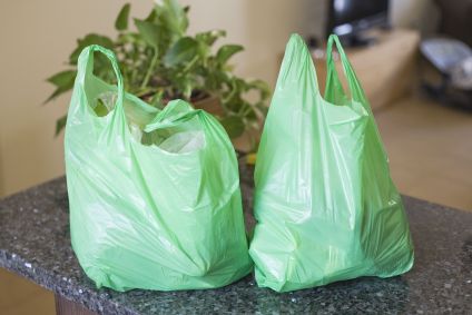 Comércio deverá substituir as sacolas plásticas pelas biodegradáveis