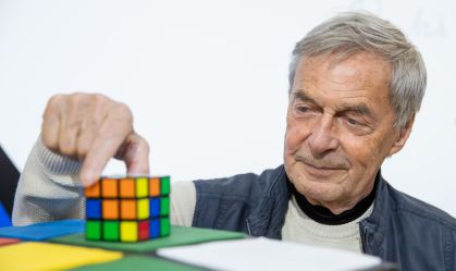 Erno Rubik, de 78 anos, criador do cubo mágico