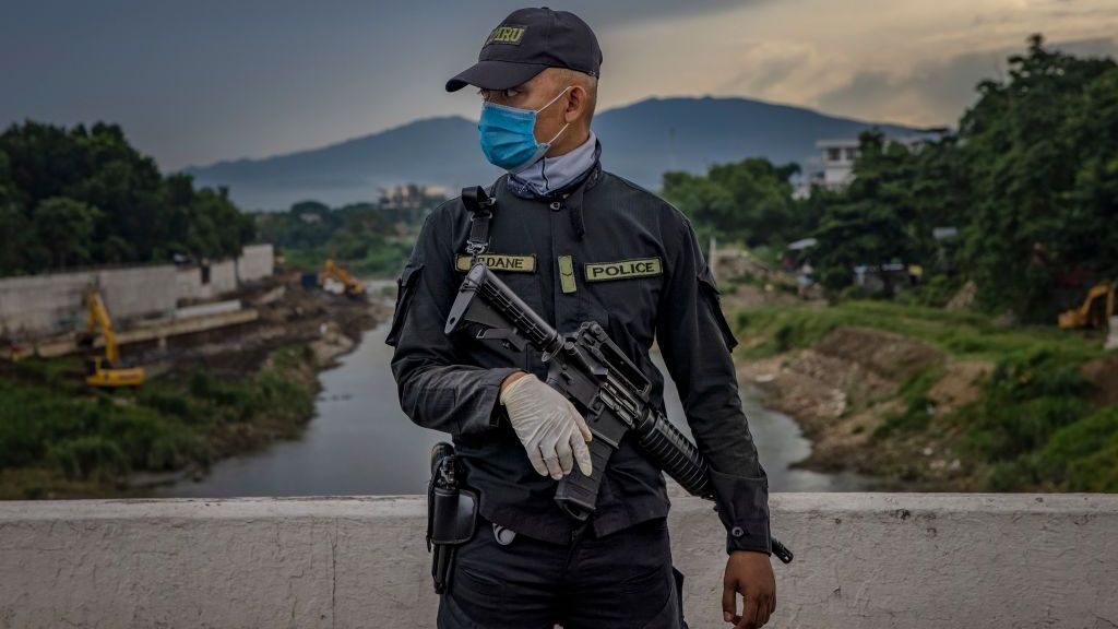 Filipinas impõem restrições à medida que aumentam os casos de coronavírus