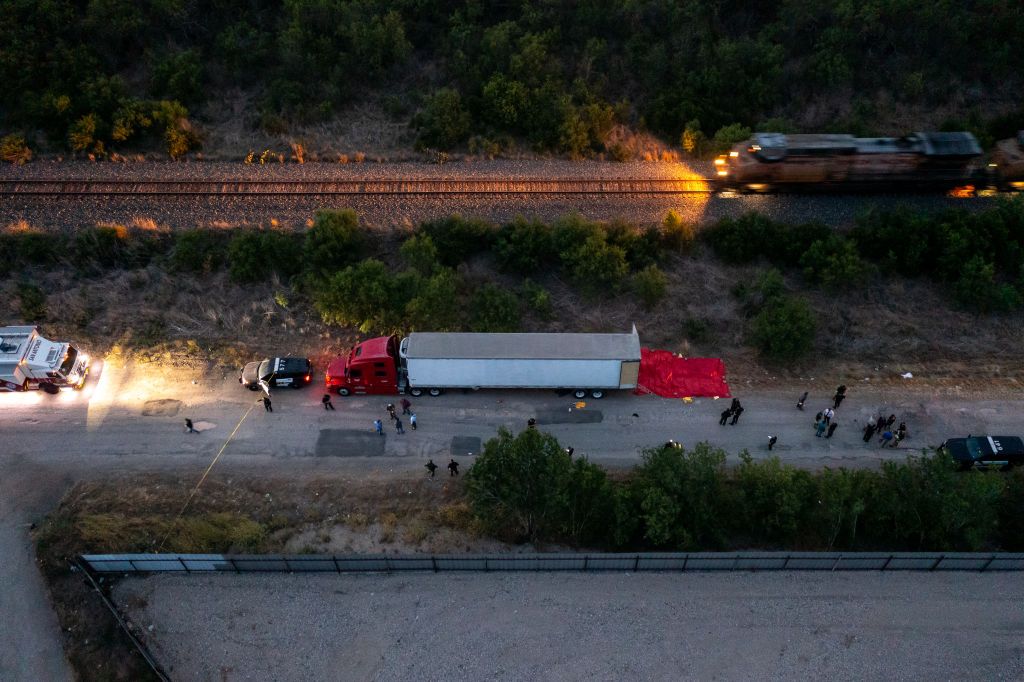 At Least 40 Migrants Found Dead In Truck In San Antonio