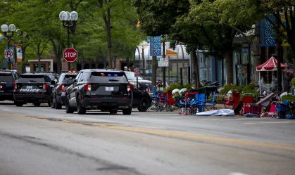 EUA: Atirador que matou sete em Illinois planejava novo ataque, diz polícia