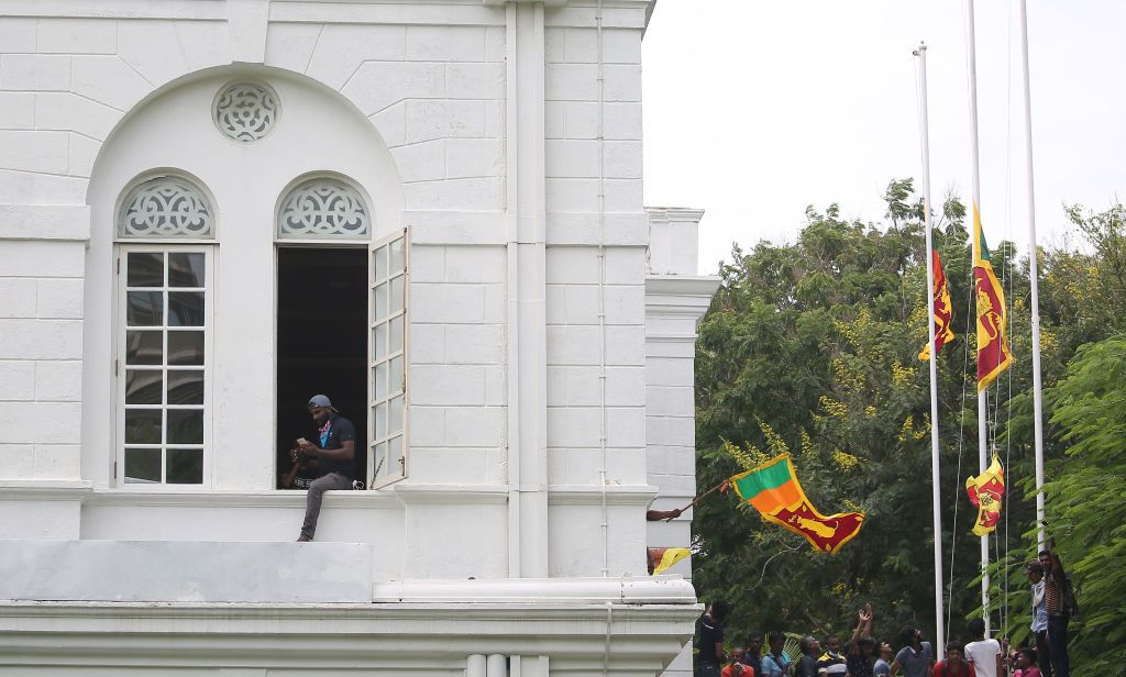 Manifestantes invadem Palácio Presidencial do Sri Lanka para exigir renúncia do presidente, Gotabaya Rajapaksa, em 09 de julho de 2022, em Colombo, Sri Lanka