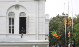 Manifestantes invadem Palácio Presidencial do Sri Lanka para exigir renúncia do presidente, Gotabaya Rajapaksa, em 09 de julho de 2022, em Colombo, Sri Lanka