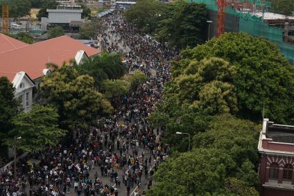 Manifestantes tomam as ruas do Sri Lanka