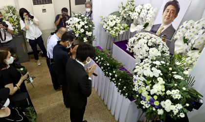 Acusado de matar ex-premiê do Japão se declara culpado em audiência