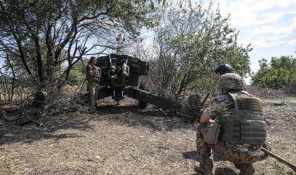 Forças ucranianas bombardeiam ponte estratégica para tropas russas