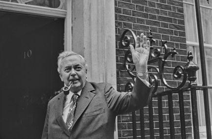Harold Wilson, primeiro-ministro britânica em duas oportunidades: entre 1964 e 1970 e de 1974 até 1976. Membro do Partido Trabalhista.
