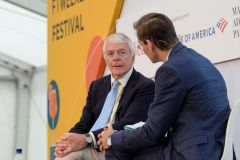 Sir John Major, primeiro-ministro britânico entre os anos de 1990 e 1997. Membro do Partido Conservador.