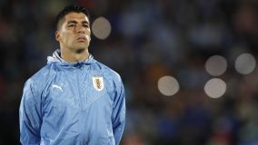 Luis Suárez, atacante uruguaio, em partida contra o Peru