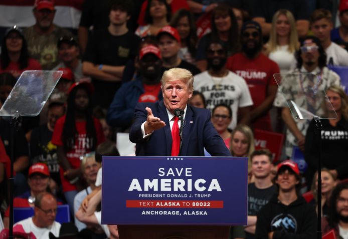 O ex-presidente dos EUA, Donald Trump, em comício "Save America" ​​no Alaska em julho de 2022 / Getty Images