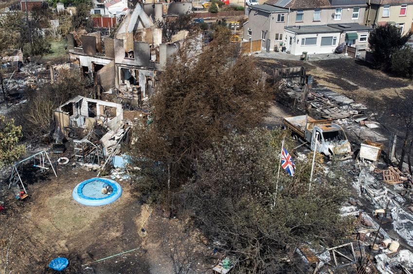 Vista aérea do resultado dos incêndios em Wennington, região próxima a Londres, causados pela onda de calor que atinge a Europa, em 20 de julho de 2022 / Leon Neal/Getty Images