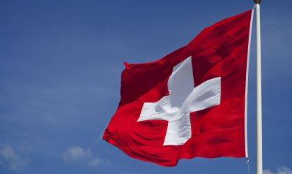 Suíça impõe exigência de capital adicional de US$ 26 bi ao UBS; ações sobem