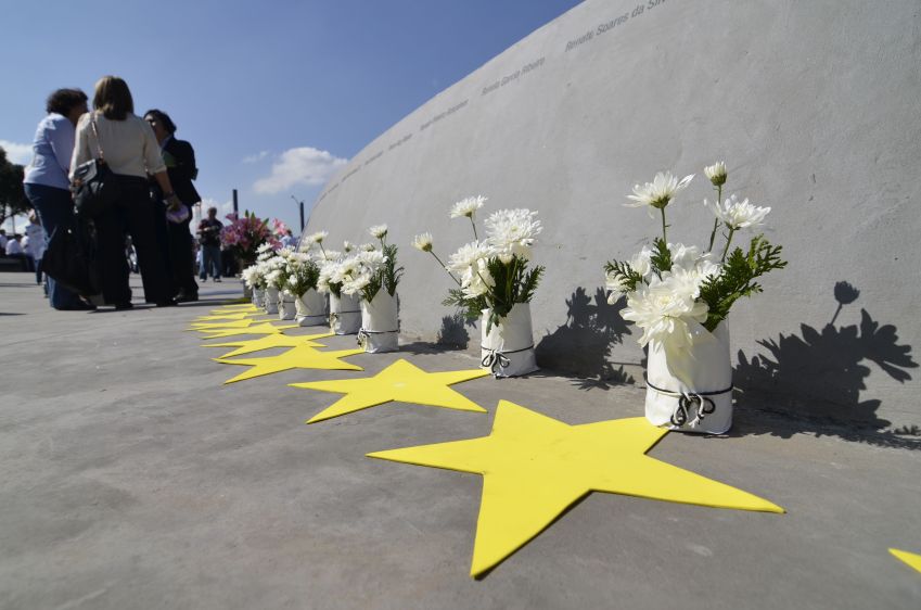 Memorial 17 de julho, dedicado às vítimas do acidente / Flickr Vision/Getty Images