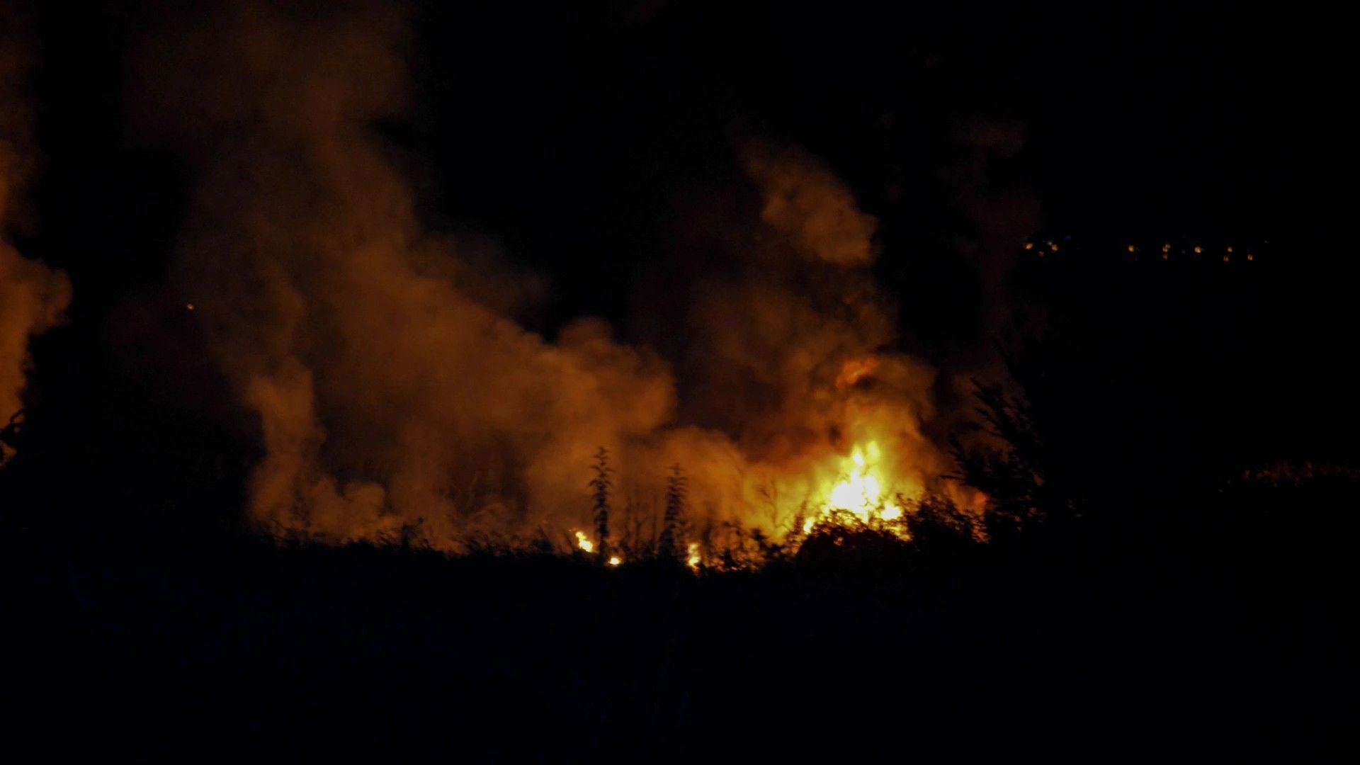 Incêndio queda avião