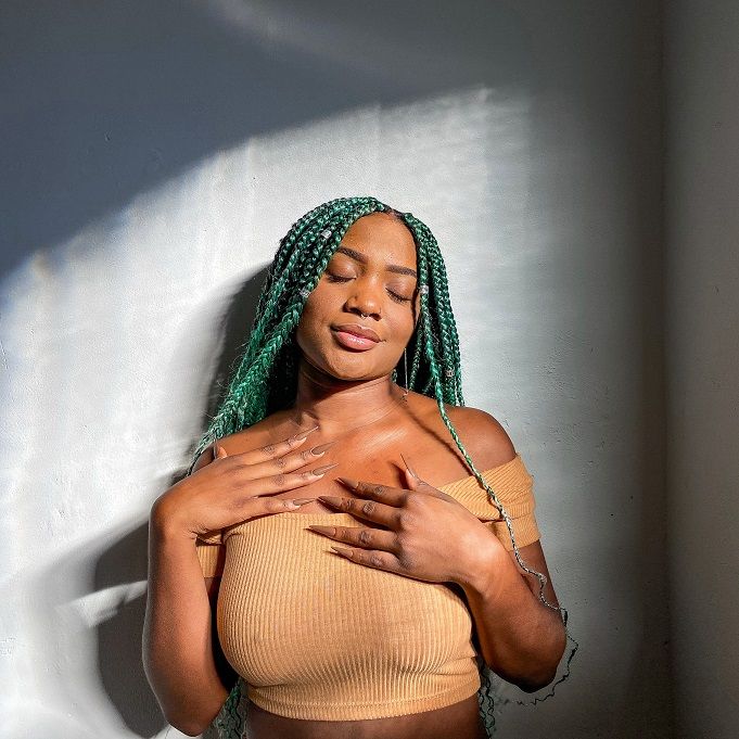 Júlia Czar: "Decidi respeitar, busquei entender e hoje eu visto a camisa" do combate ao racismo e misoginia/ Arquivo Pessoal