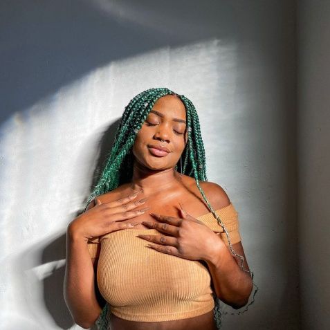 Júlia Czar: "Decidi respeitar, busquei entender e hoje eu visto a camisa" do combate ao racismo e misoginia/ Arquivo Pessoal