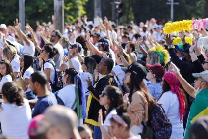Evangélicos participam de Marcha para Jesus em São Paulo