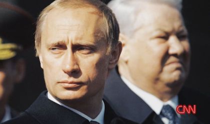 Primeiro dos documentários a ser exibido mostra um perfil de Vladimir Putin desde os tempos do serviço secreto na KGB