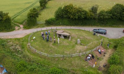 Tumba ligada à lenda do Rei Arthur na Inglaterra será escavada pela primeira vez