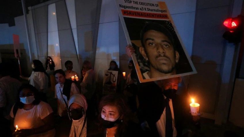 Manifestantes protestam contra execução de Nagaenthran Dharmalingam em abril deste ano / Reuters