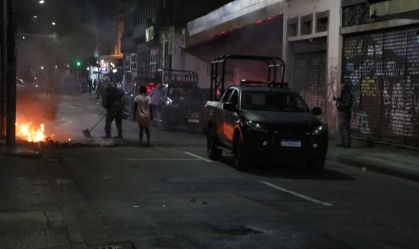 Lapa tem acessos fechados com barricadas após morte de suspeito durante ação policial
