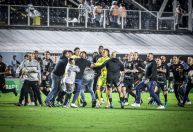 Neymar lamenta tentativa de agressão contra Cássio e invasão na Vila Belmiro