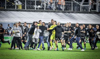 Neymar lamenta tentativa de agressão contra Cássio e invasão na Vila Belmiro