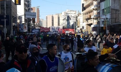 Movimentos sociais e sindicalistas protestam contra governo na Argentina