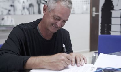 Em crise na temporada, Santos acerta contratação do técnico Lisca