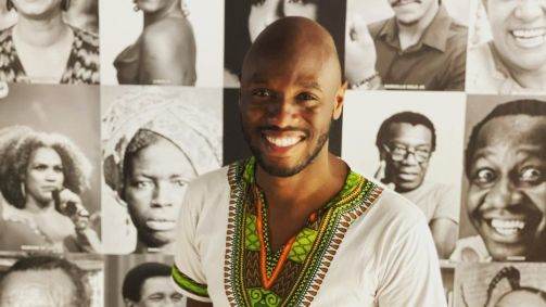 O influenciador digital Adilson dos Santos Júnior, o AD Júnior
