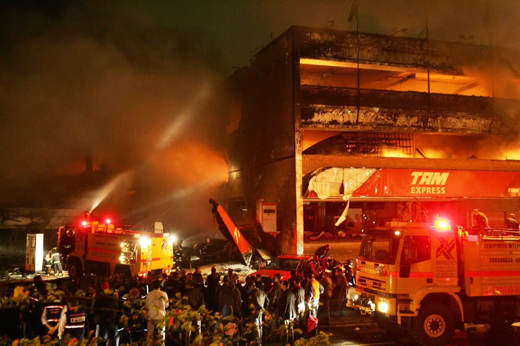 Airbus da TAM atingiu prédio da própria companhia em 2007; 199 pessoas morreram / TIAGO QUEIROZ/ESTADÃO CONTEÚDO