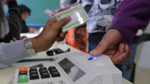 Voto em urna eletrônica