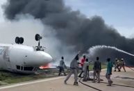 Avião capota na pista em aeroporto na Somália; todos passageiros sobreviveram