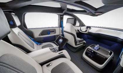 Carro elétrico autônomo com volante removível,