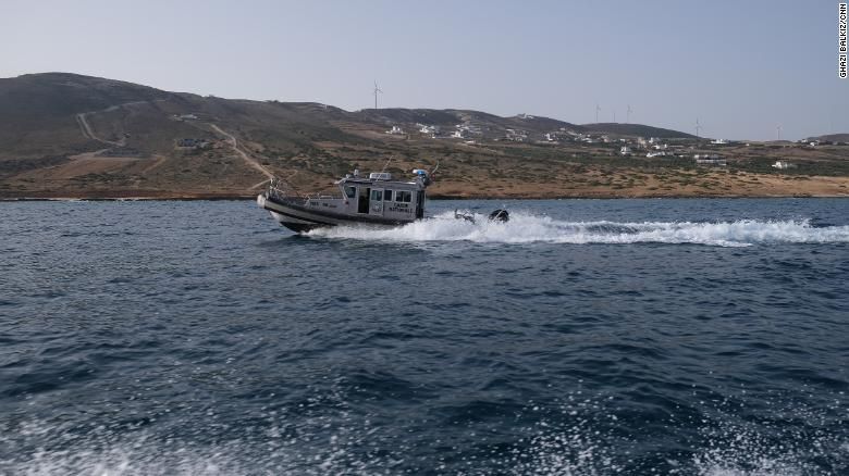 Embarcações da Guarda Costeira da Tunísia patrulham costa da Tunísia à procura de barcos de migrantes / Ghazi Balkiz / CNN