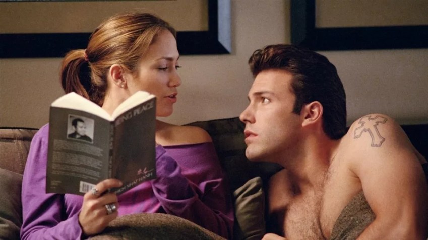 Jennifer Lopez e Ben Affleck em cena de "Contato de Risco", quando se conheceram/ Divulgação